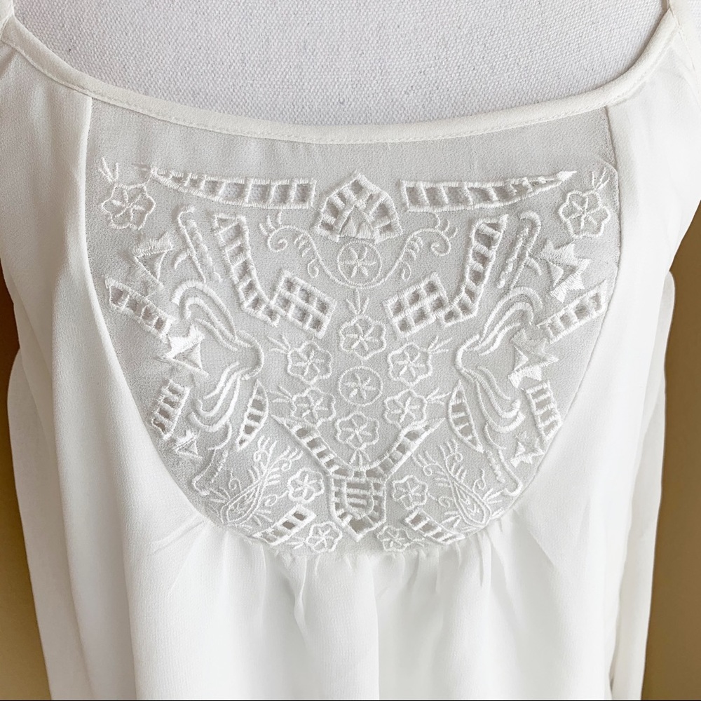 Lovers + Friends Coastal Love white cold shoulder - Picture 4 of 8